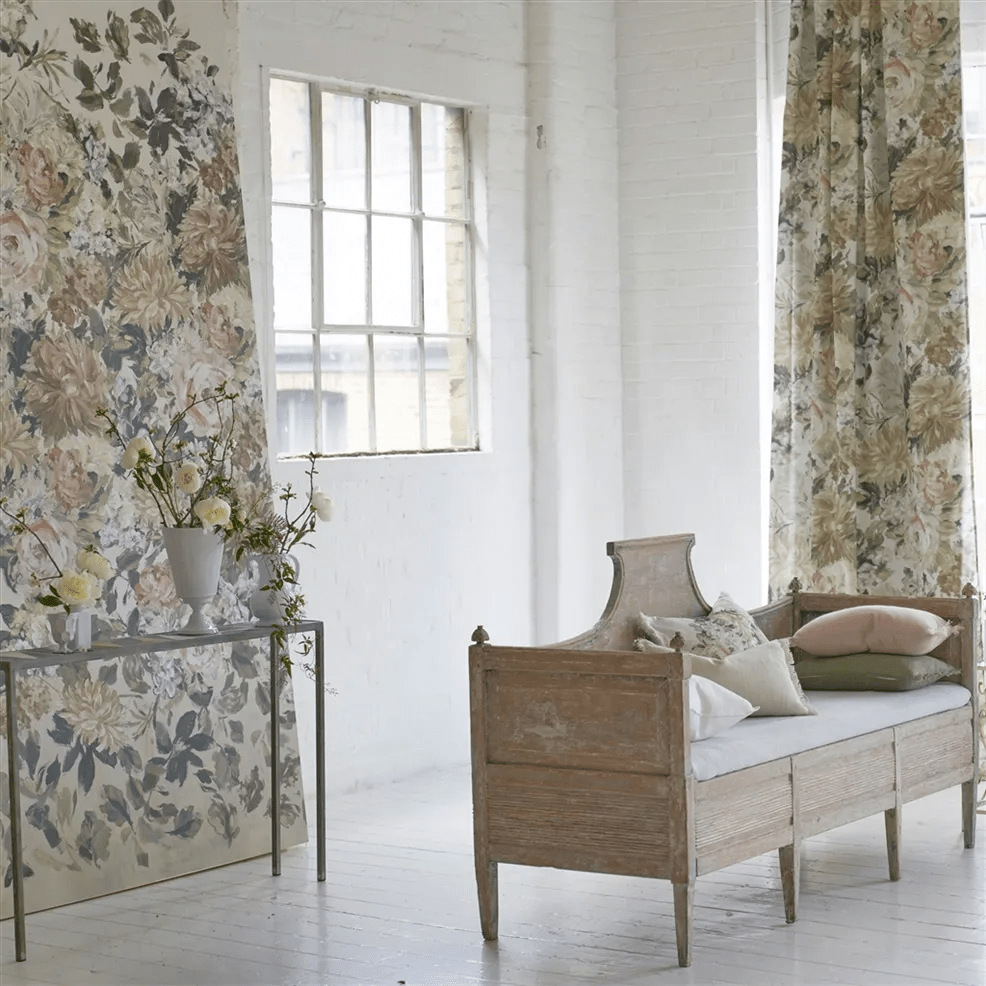 Fleurs D Artistes Wallpaper - Chalk - PDG1170/03 - Designers Guild - Premier Wallcovering