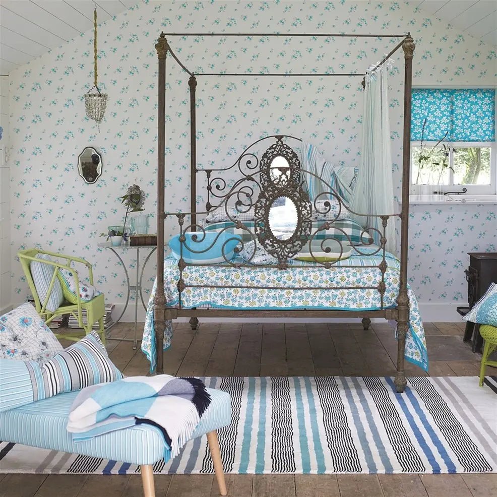 Gentian Wallpaper - Ecru - P588/01 - Designers Guild - Premier Wallcovering