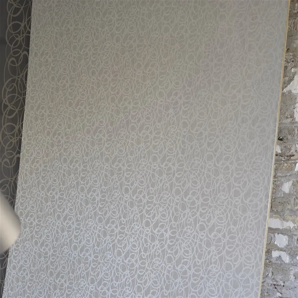 Girandole Wallpaper - Dove - PDG690/03 - Designers Guild - Premier Wallcovering