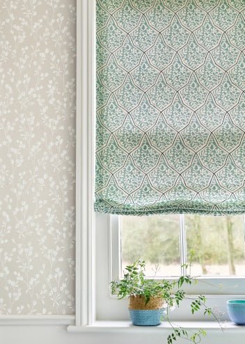 Ines Wallpaper - Cream/Blue - J178W - 04 - Jane Churchill - Premier Wallcovering
