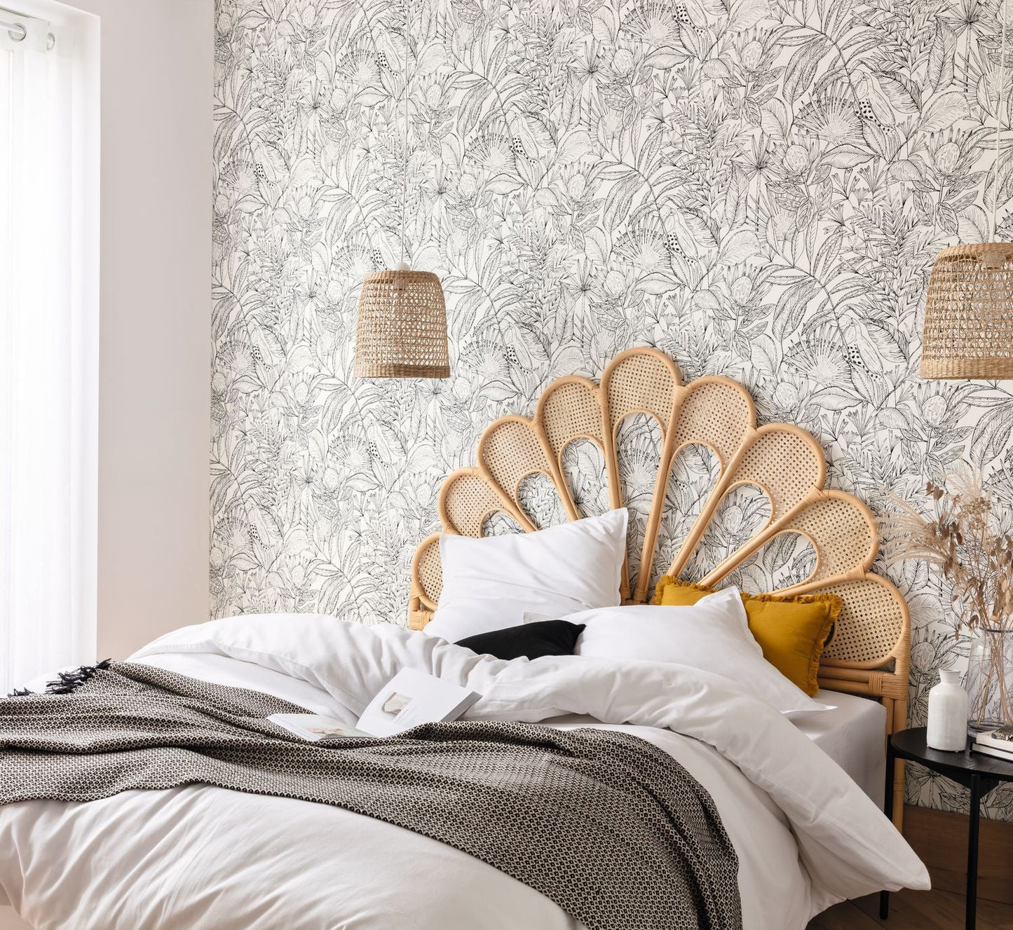 Jardin De Bel Air Wallpaper - Blanc Noir - Caselio - 103010199 - Premier Wallcovering