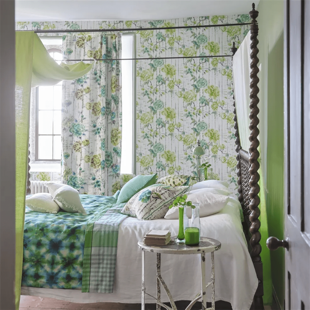 Kyoto Flower Wallpaper - Emerald - PDG1158/03 - Designers Guild - Premier Wallcovering