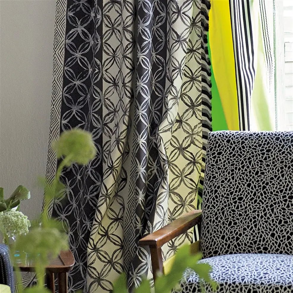 Mayura Wallpaper - Cocoa - P575/04 - Designers Guild - Premier Wallcovering