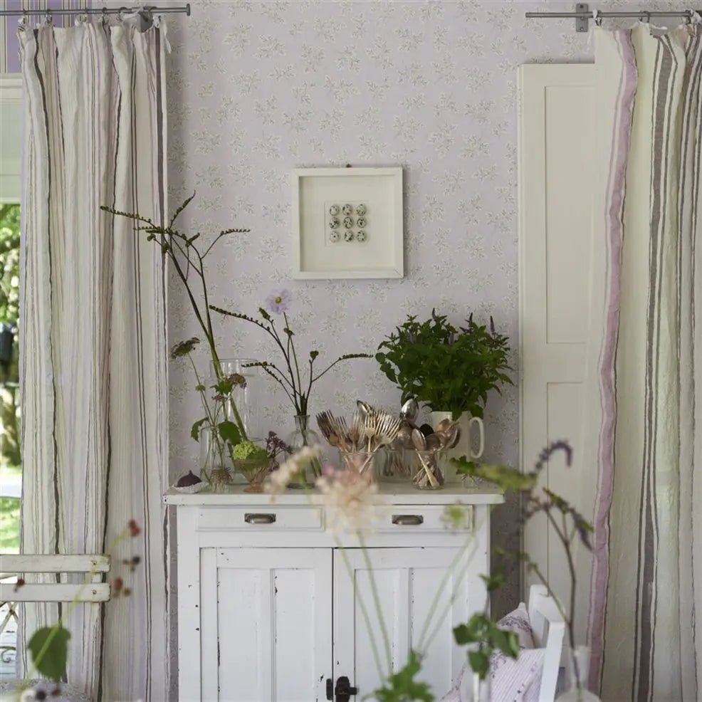 Meadow Leaf Wallpaper - Alabaster - P590/01 - Designers Guild - Premier Wallcovering