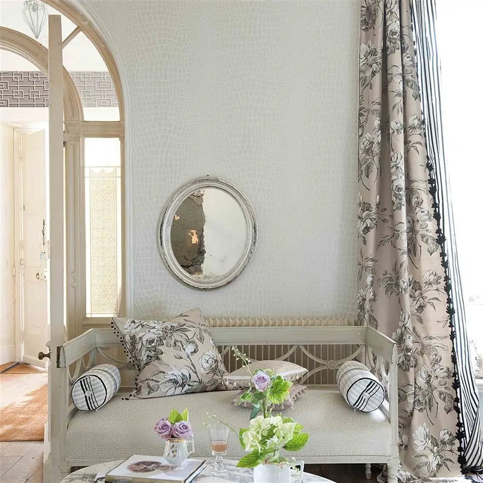 Nabucco Wallpaper - Silver - P539/05 - Designers Guild - Premier Wallcovering