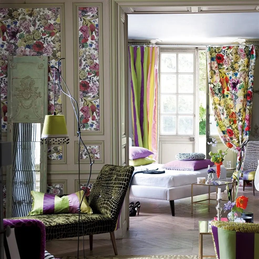Orangerie Wallpaper - Rose - P550/01 - Designers Guild - Premier Wallcovering