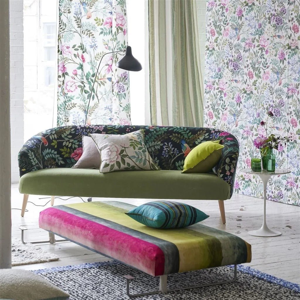 Porcelaine de Chine Wallpaper - Fuchsia - PDG1146/01 - Designers Guild - Premier Wallcovering