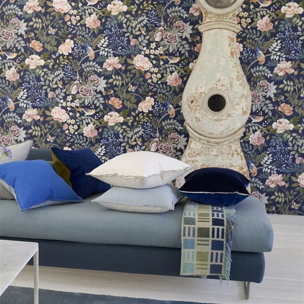 Porcelaine de Chine Wallpaper - Midnight - PDG1146/04 - Designers Guild - Premier Wallcovering