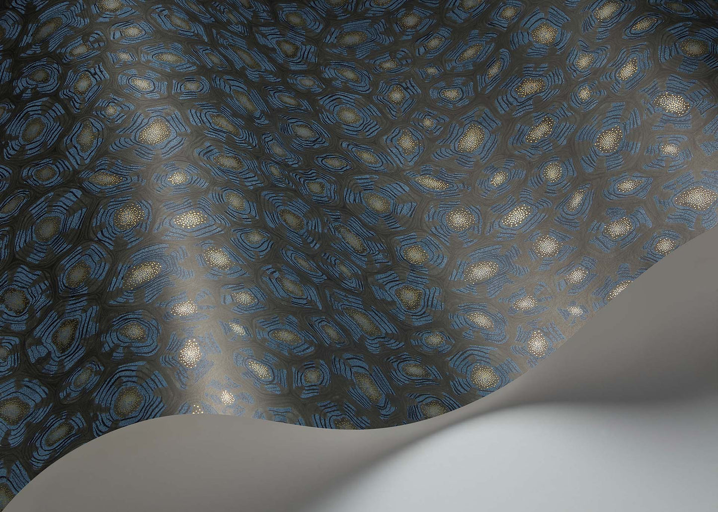 Savanna Shell Wallpaper - Denim, Charcoal & Metallic Gold - 119/4024 - Cole & Son - Premier Wallcovering