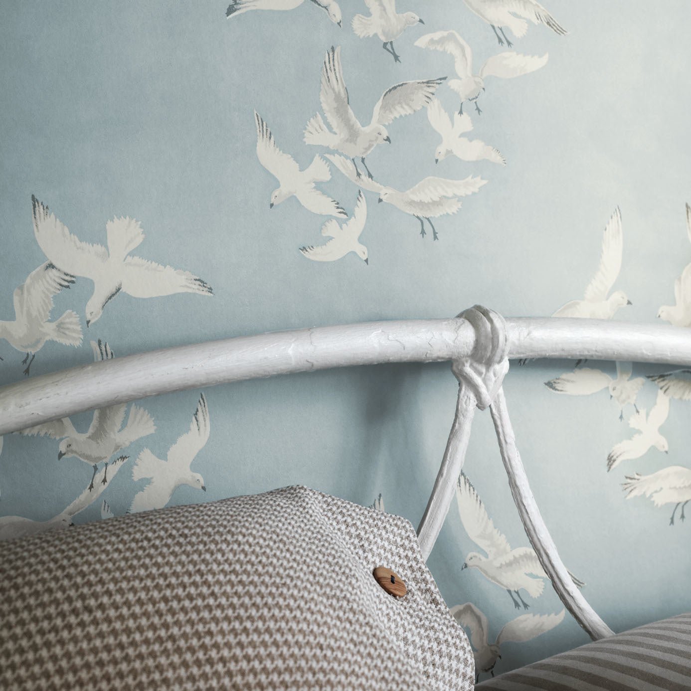 Seagulls Wallpaper - Blue - DVIN214585 - Sanderson - Premier Wallcovering