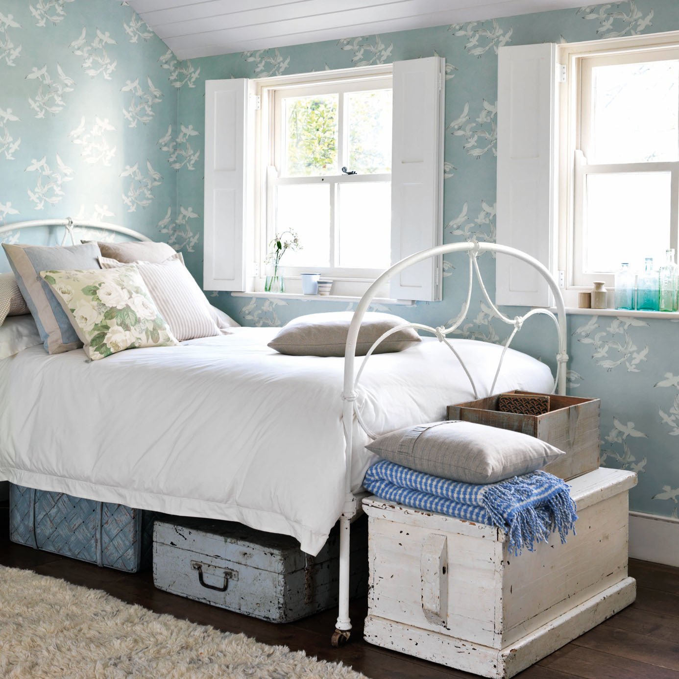 Seagulls Wallpaper - Blue - DVIN214585 - Sanderson - Premier Wallcovering