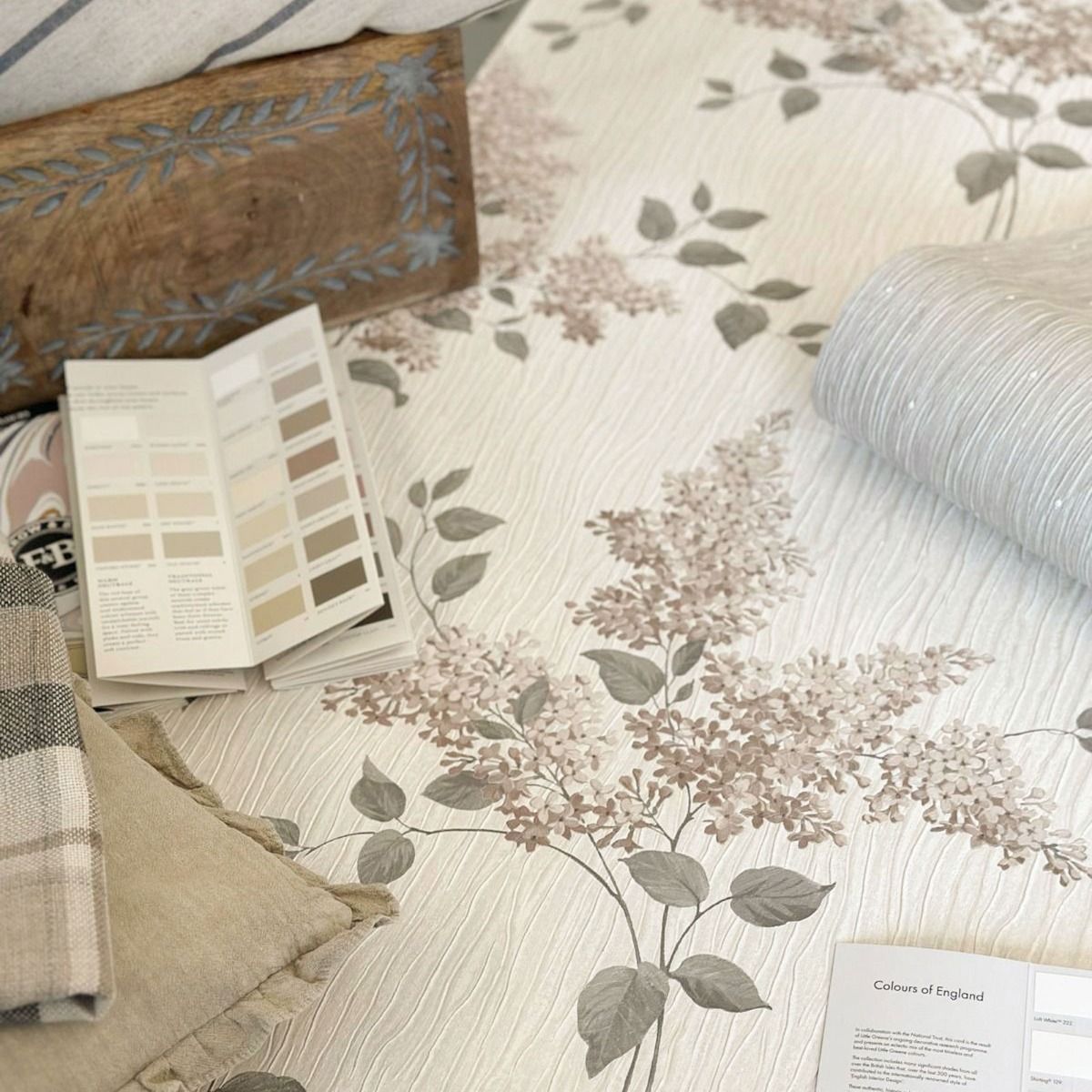 Tiffany Fiore Textured Vinyl Wallpaper - Charcoal - Belgravia - 41341 - Premier Wallcovering