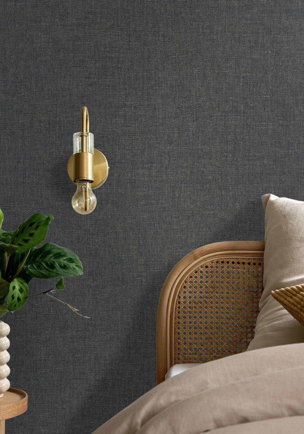 Uni Metallise/irise Wallpaper - Noir - Caselio - 103239022 - Premier Wallcovering