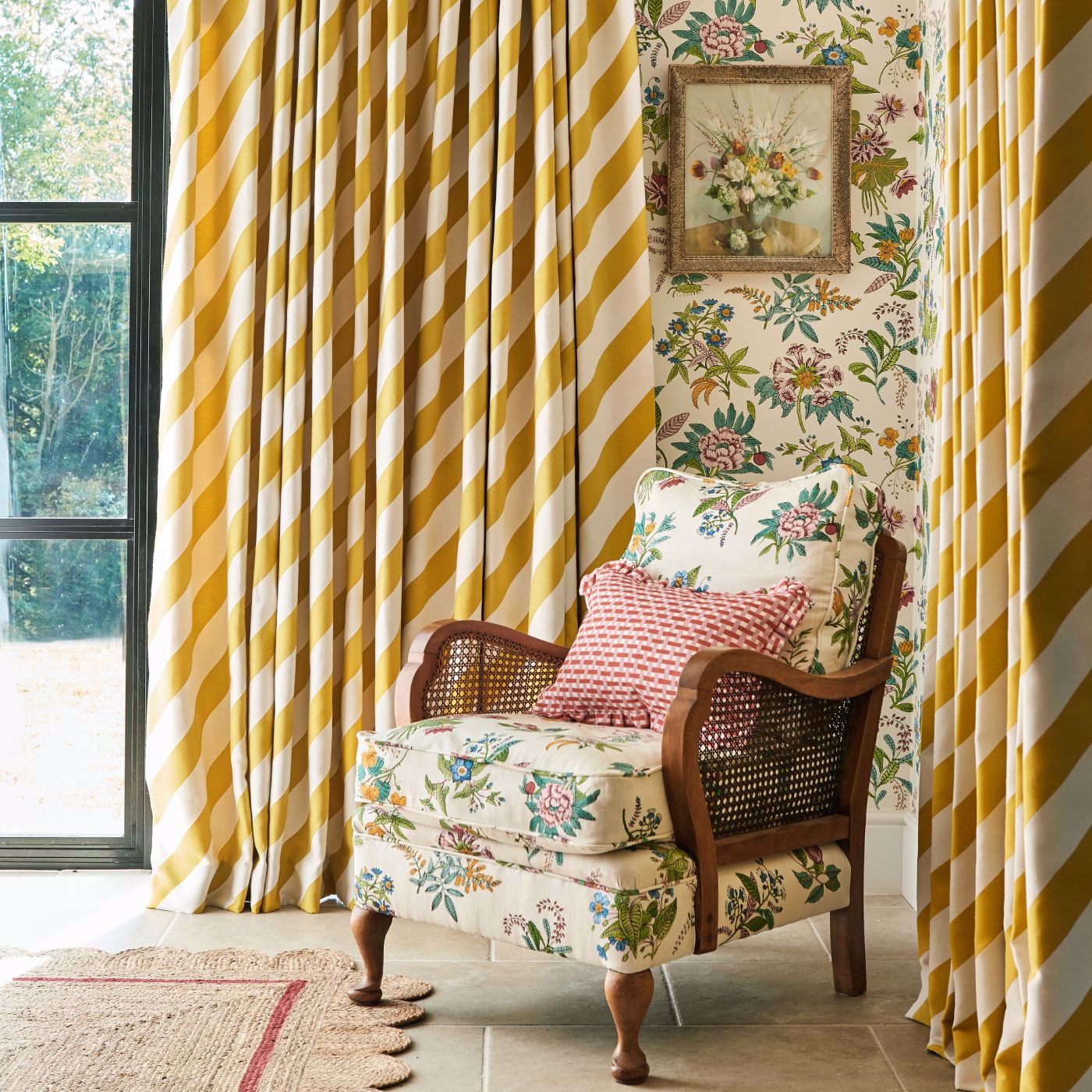 Woodland Floral Wallpaper - Peridot/Ruby/Pearl - HSRW113057 - Harlequin - Premier Wallcovering