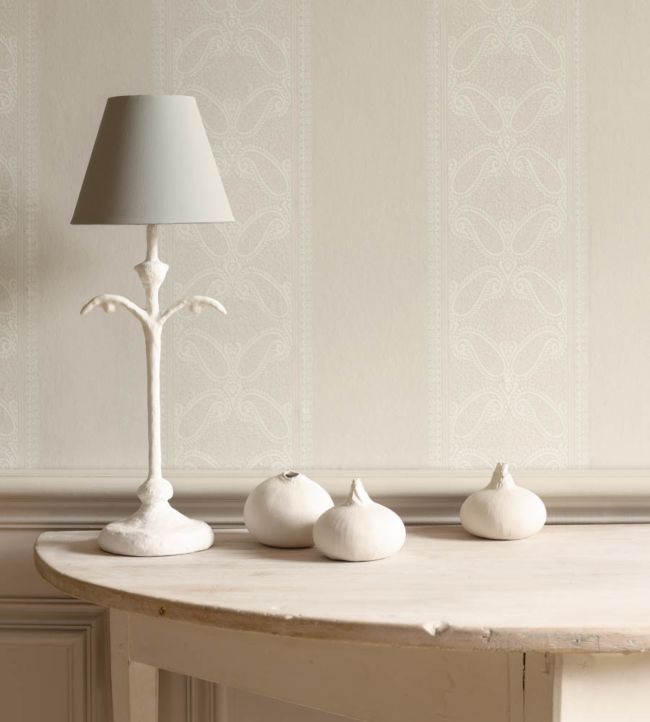 07186-01 - Verney Stripe Wallpaper - Ivory - Colefax & Fowler