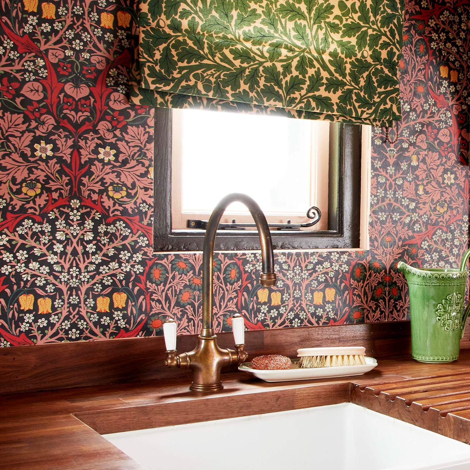 1-WA-BLA-DI-TOU-XXX - Blackthorn Wallpaper - Tourmaline - House of Hackney