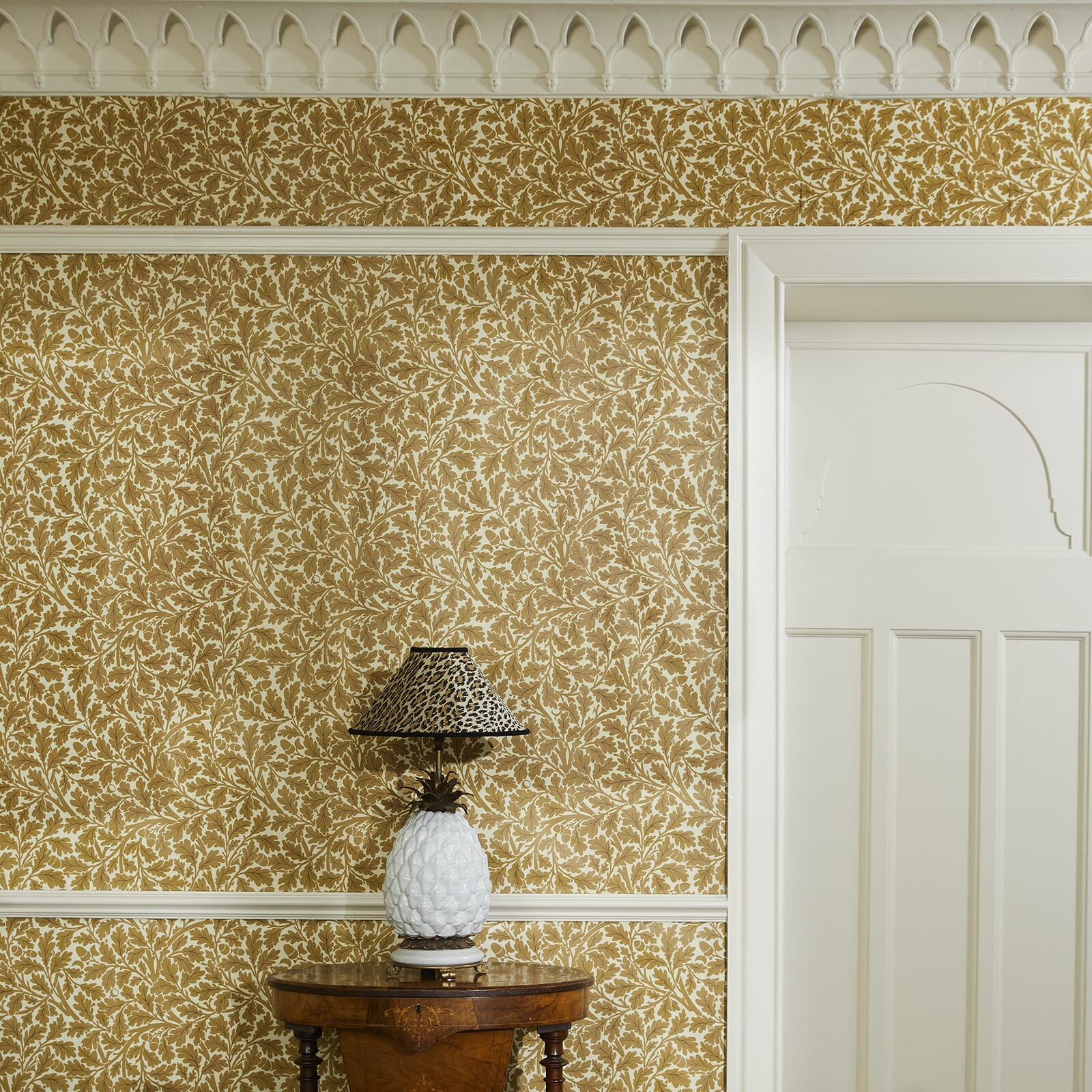 1-WA-QUE-DI-AUT-XXX - Quercus Wallpaper - Auric - House of Hackney