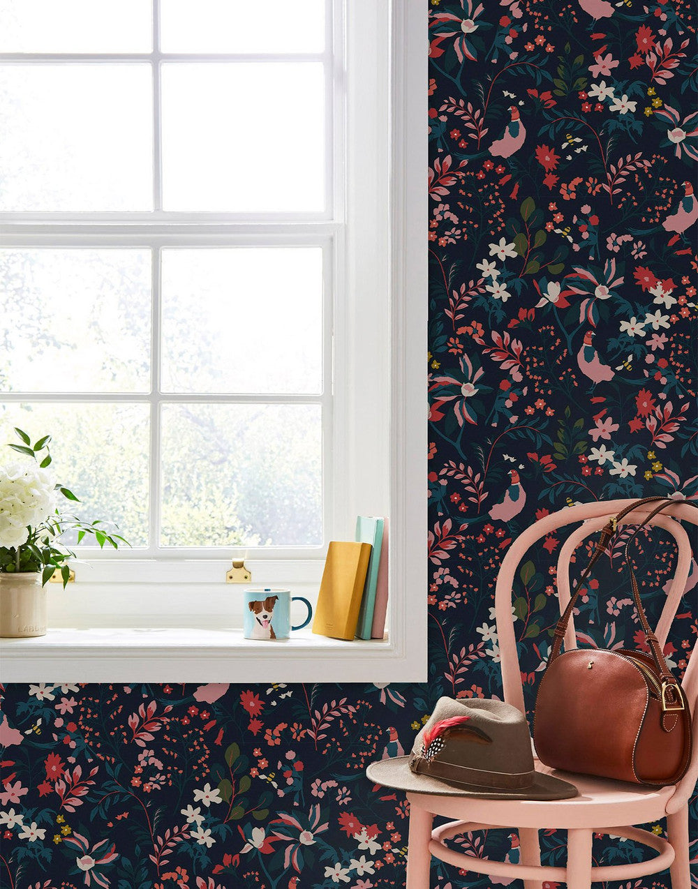 118568 - Fields Edge Floral Wallpaper - French Navy - Joules