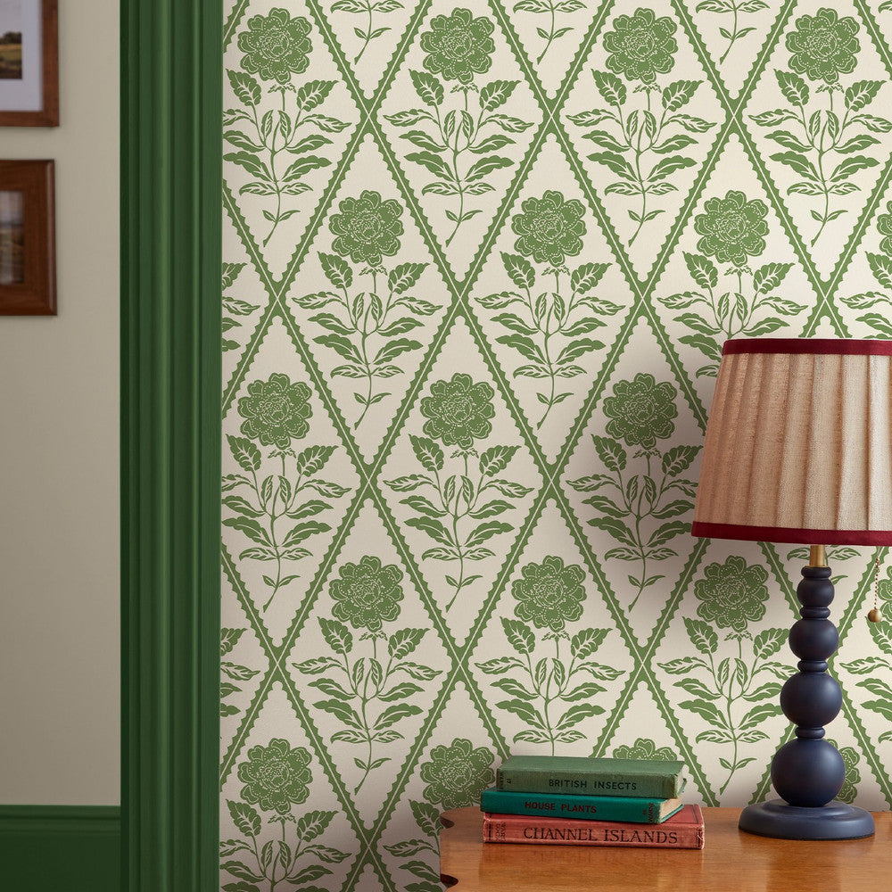 128911 - Juliette Floral Wallpaper - Cream & Green - Joules