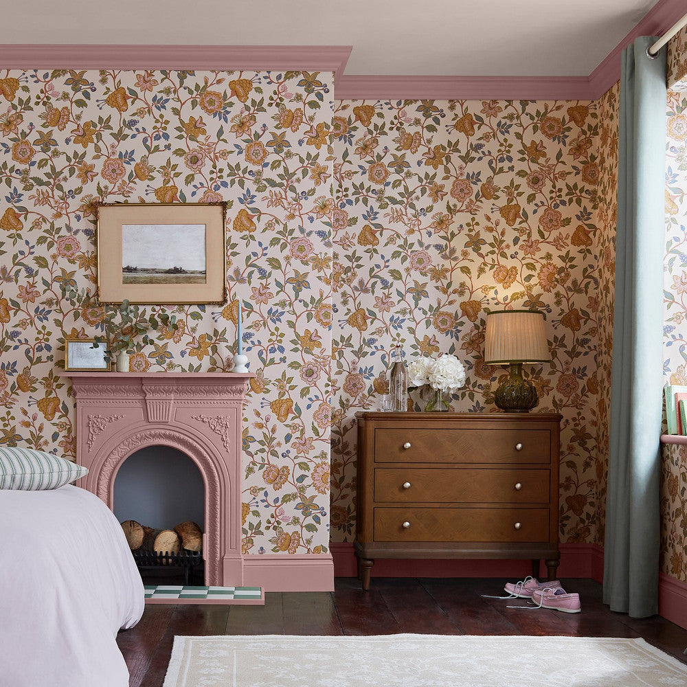 128929 - Scot Floral Wallpaper - Cream - Joules