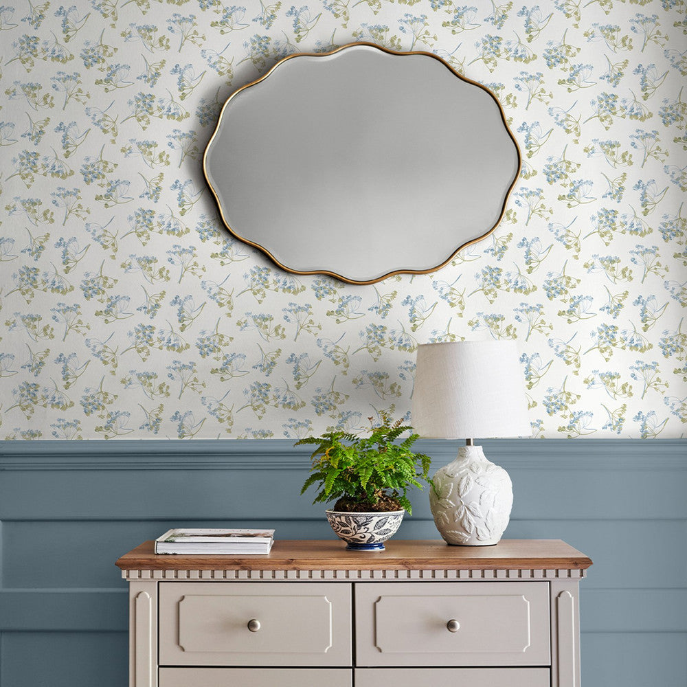 130102 - Avonbury Hedgerow Wallpaper - Green - Laura Ashley