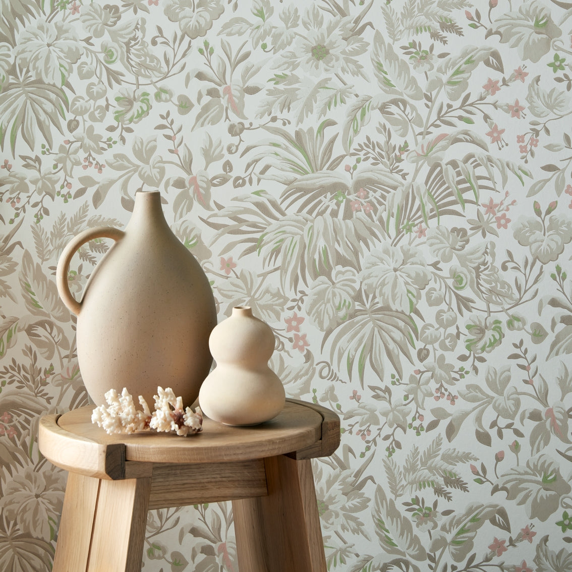 2513-184-05 - Palmette Wallpaper - Natural - 1838 wallcoverings