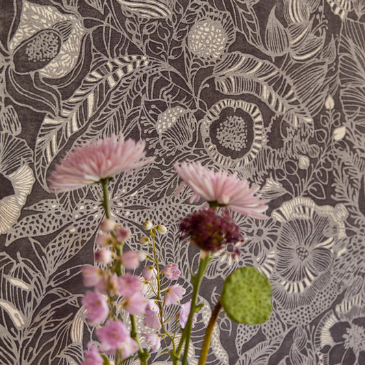 386511 - Enso Floral Wallpaper - Charcoal - Eijffinger