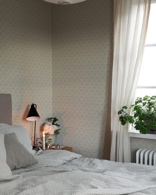 43122 - Jordgubbar Wallpaper - Gray - Midbec