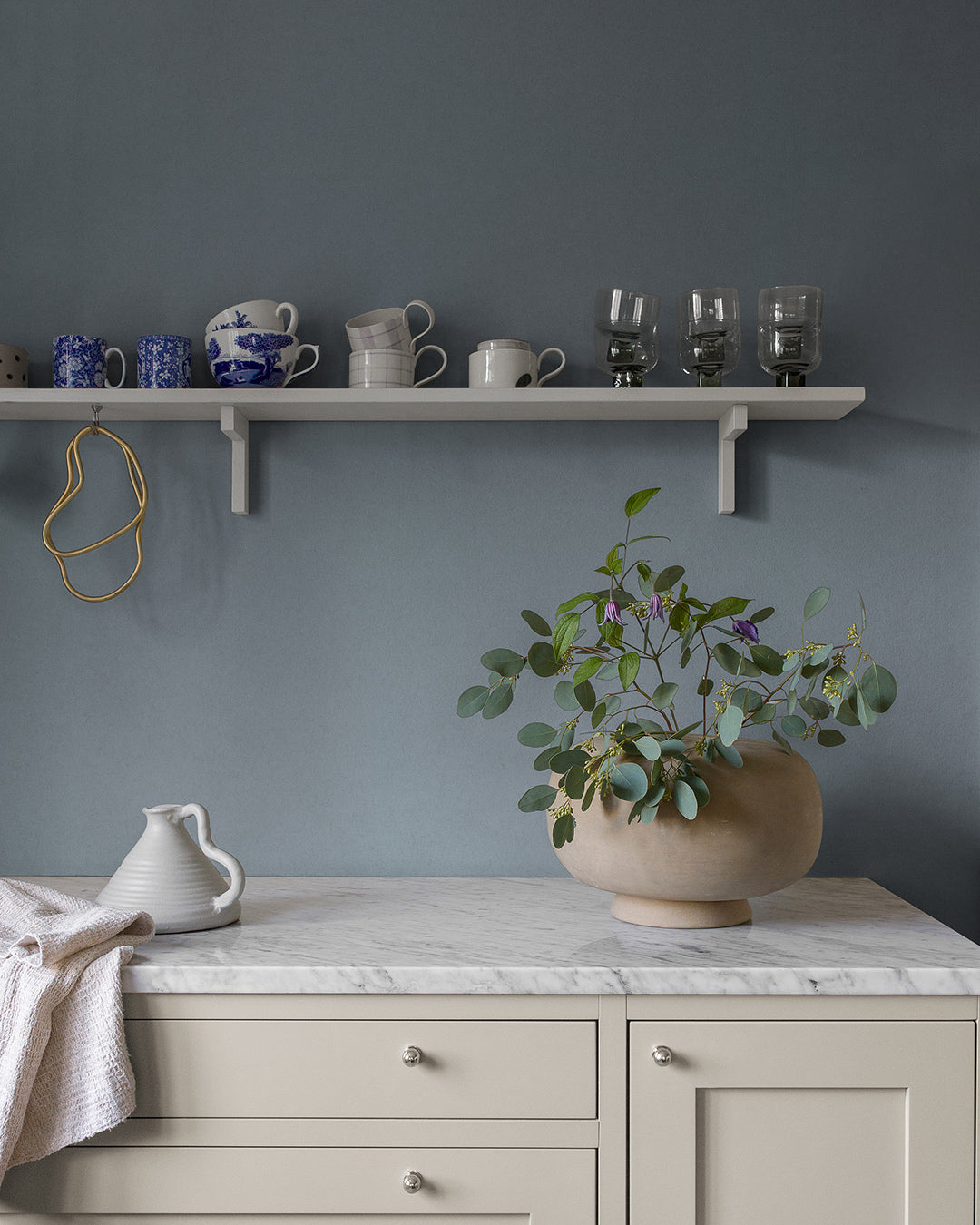 77033 - Tistel Wallpaper - Blue/Gray - Midbec
