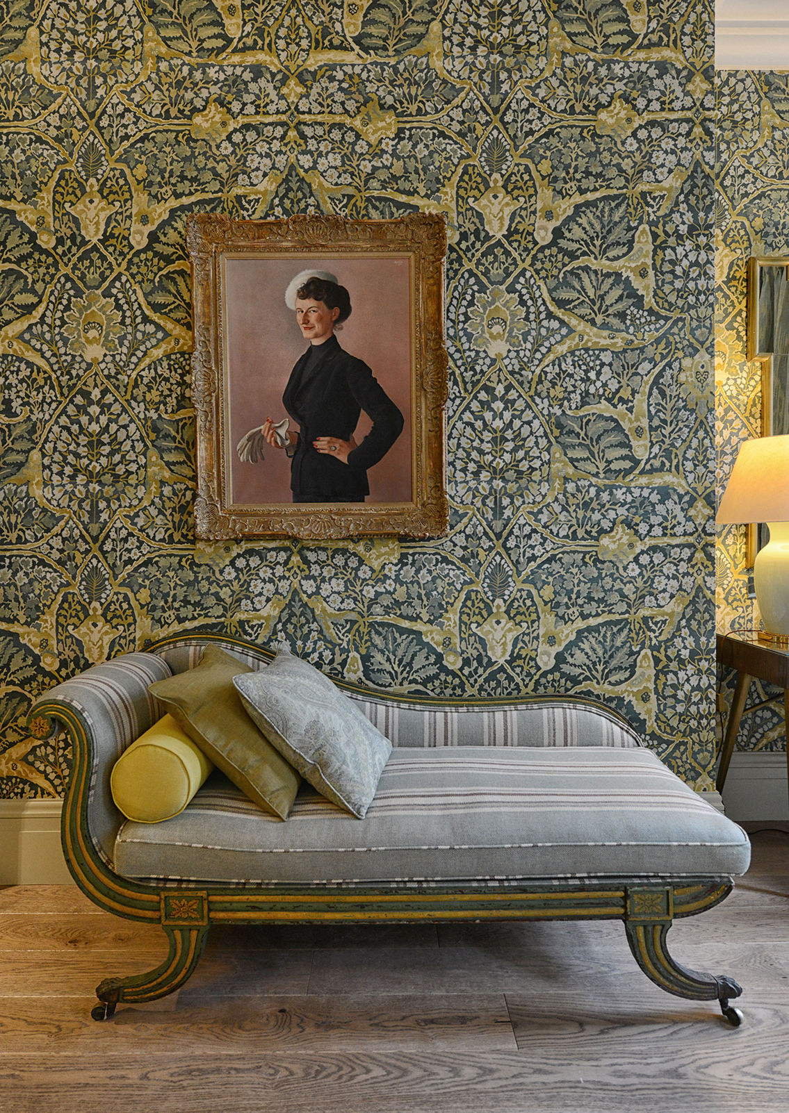Alhambra 100 Wallpaper - Verdure - Lewis & Wood