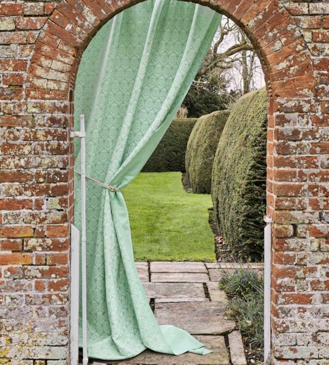Artichoke Thistle Fabric - Spring Green - BG-F040102 - Barneby Gates