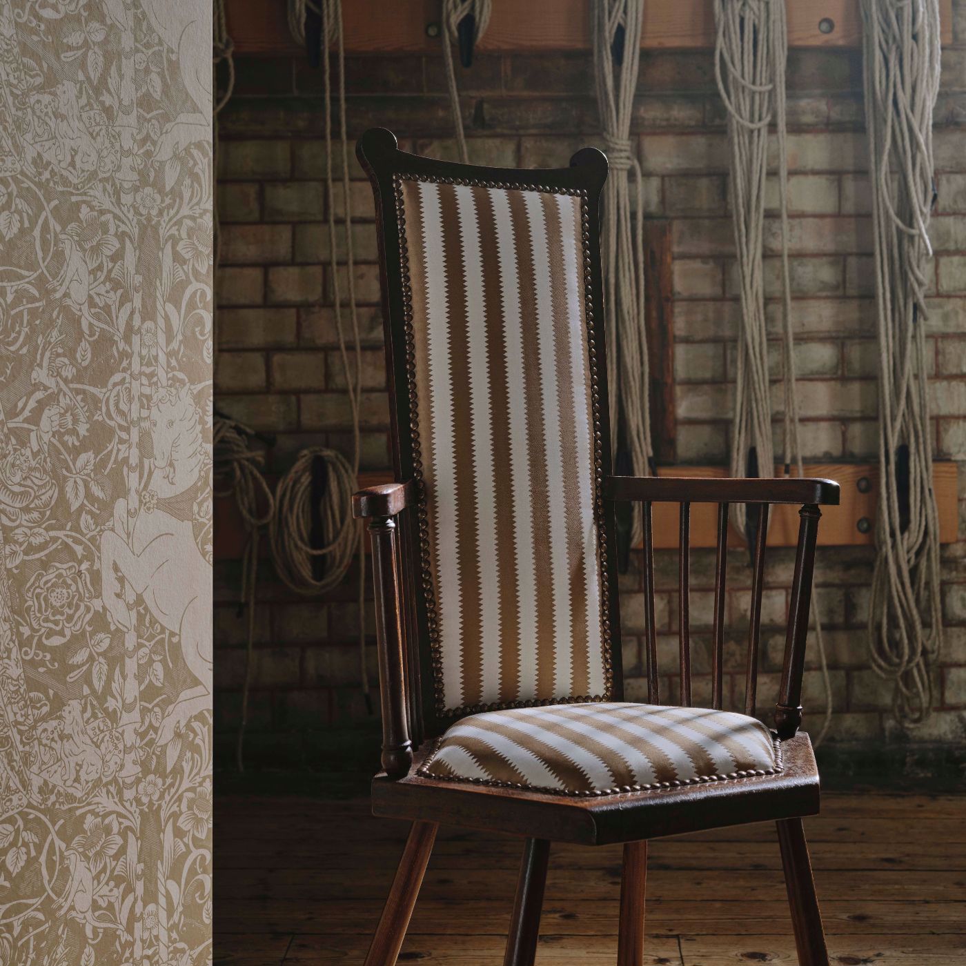 Aurelia's Grail Wallpaper - Bone/Alabaster - DGDW217299 - Sanderson