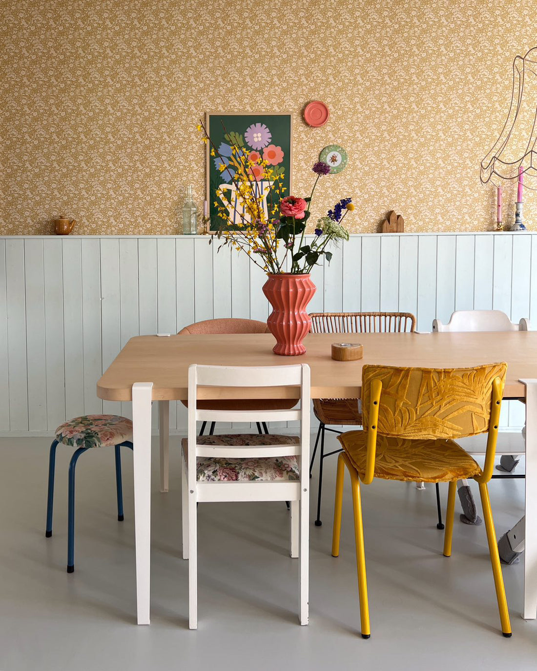 Doris Wallpaper - Mustard - Summer Gray
