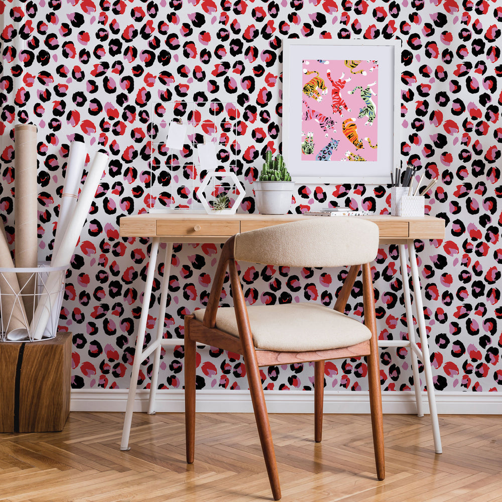 LH900156 - Wild Thing Wallpaper - Candy Apple & Bubblegum Pink - Lust Home
