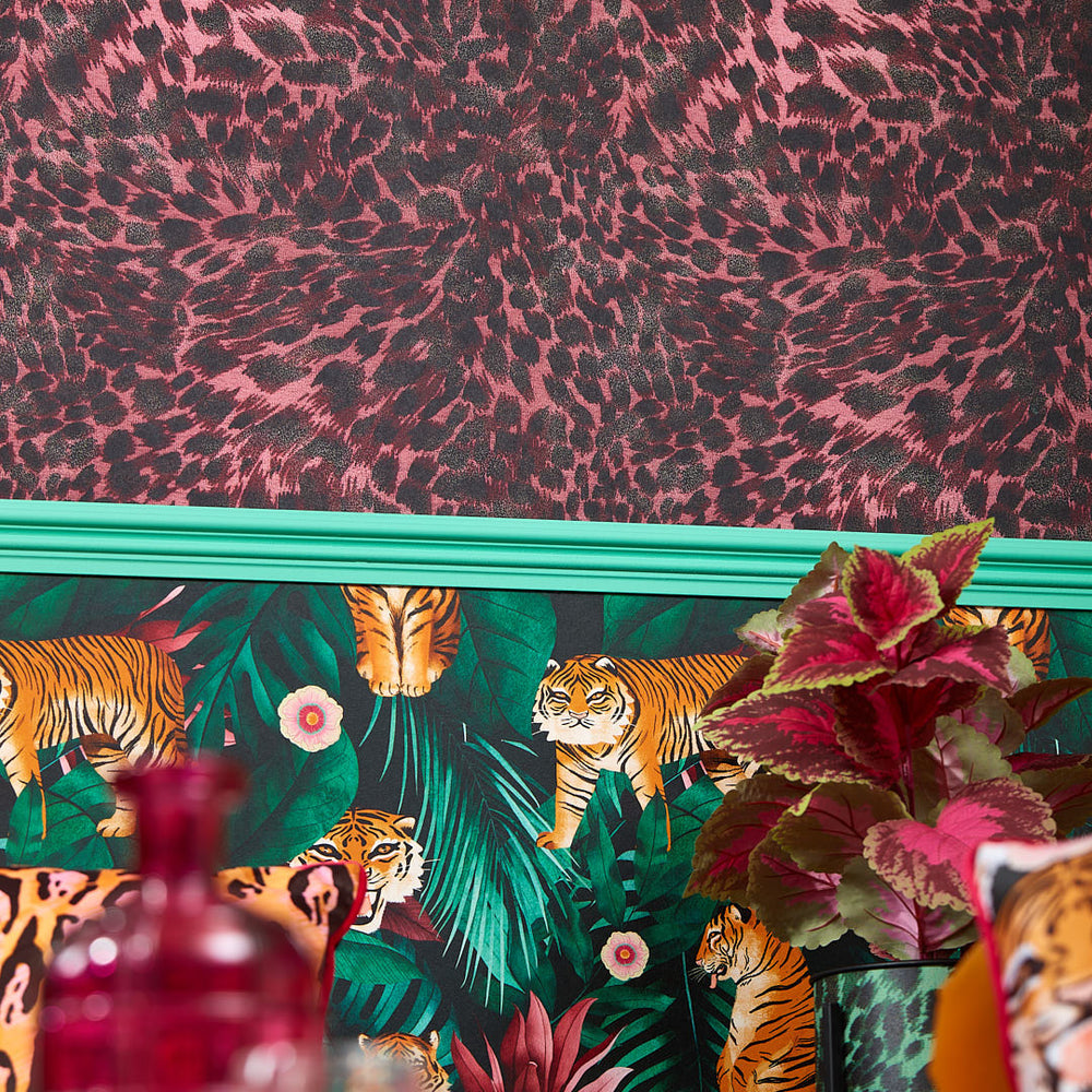 LH900396 - Lady Leopard Wallpaper - Bold Burgundy - Lust Home