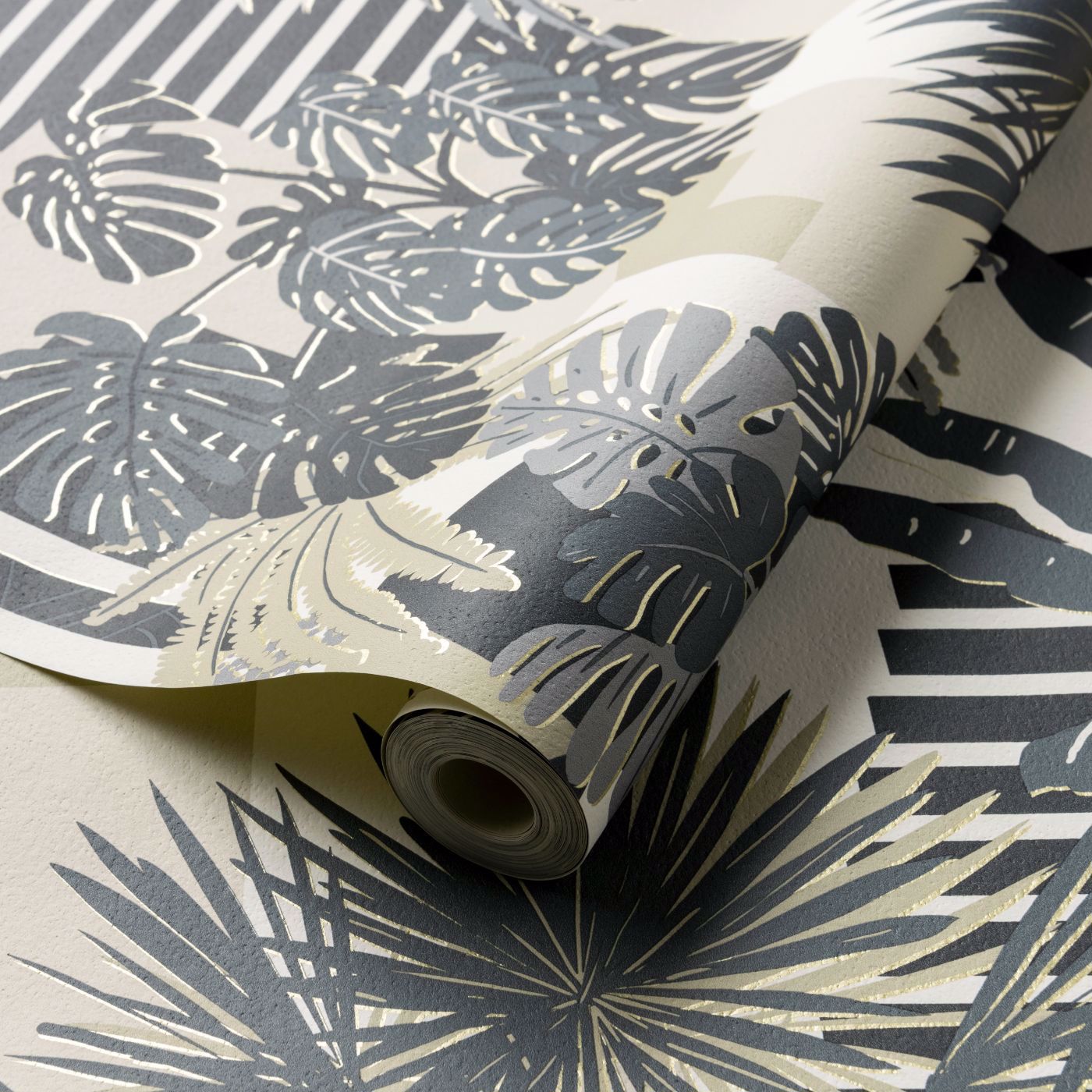 W0186/01 - Malindi Wallpaper - Charcoal - Clarke & Clarke