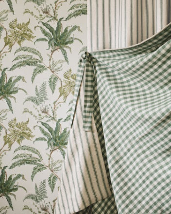 W7015-01 - Woodfern Wallpaper - Green - Colefax & Fowler