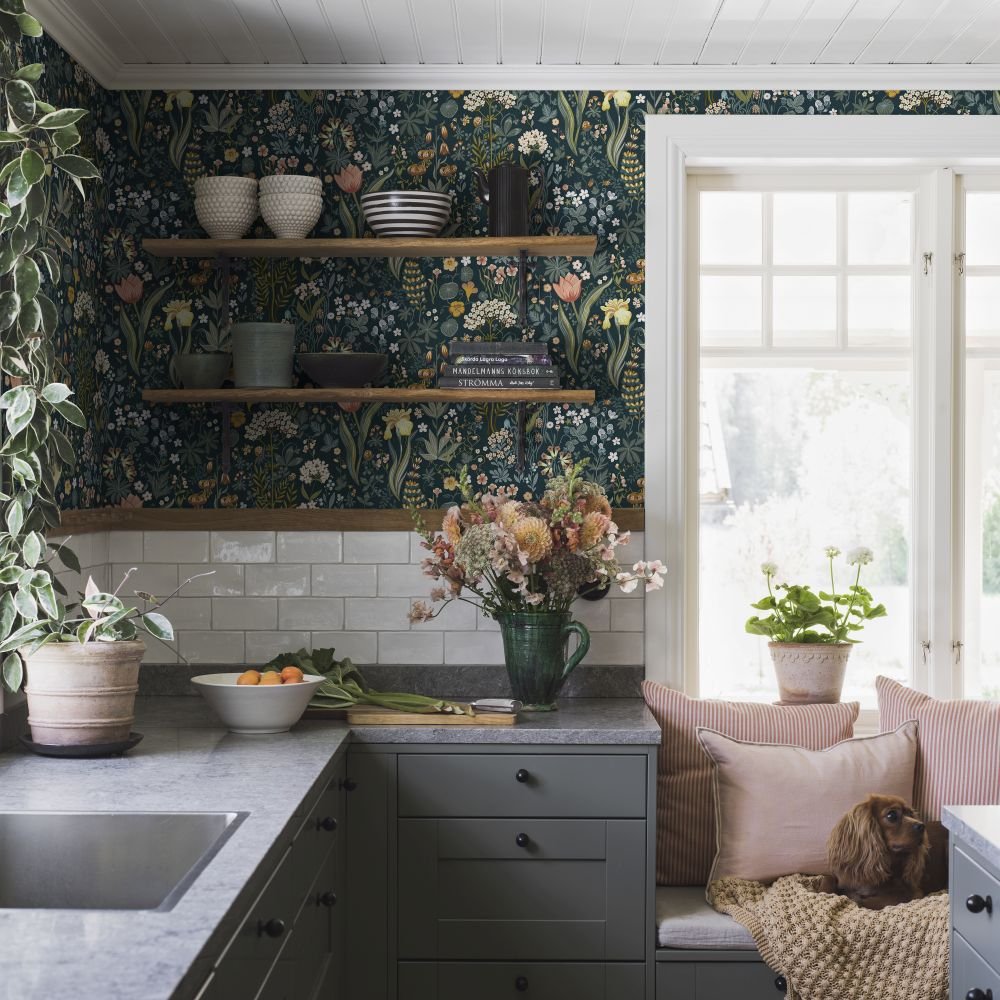 Bloomsterhav Wallpaper - Ink / Multi - Boråstapeter - 2055 - Premier Wallcovering