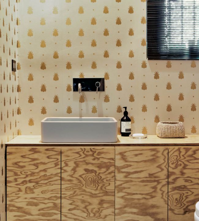 Bumble Bee Wallpaper - Shaded White - 525 - Farrow & Ball - Premier Wallcovering