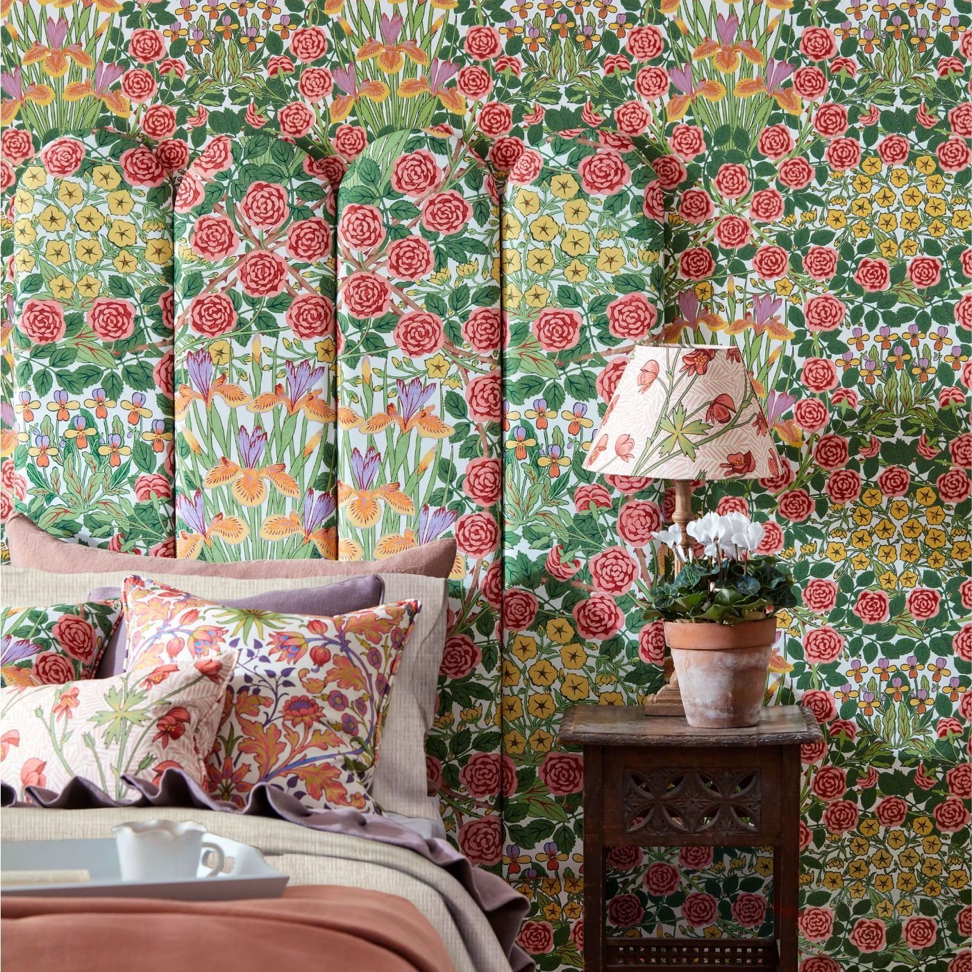 Campanula Wallpaper - Sunburst - 217351 - Morris & Co - Premier Wallcovering