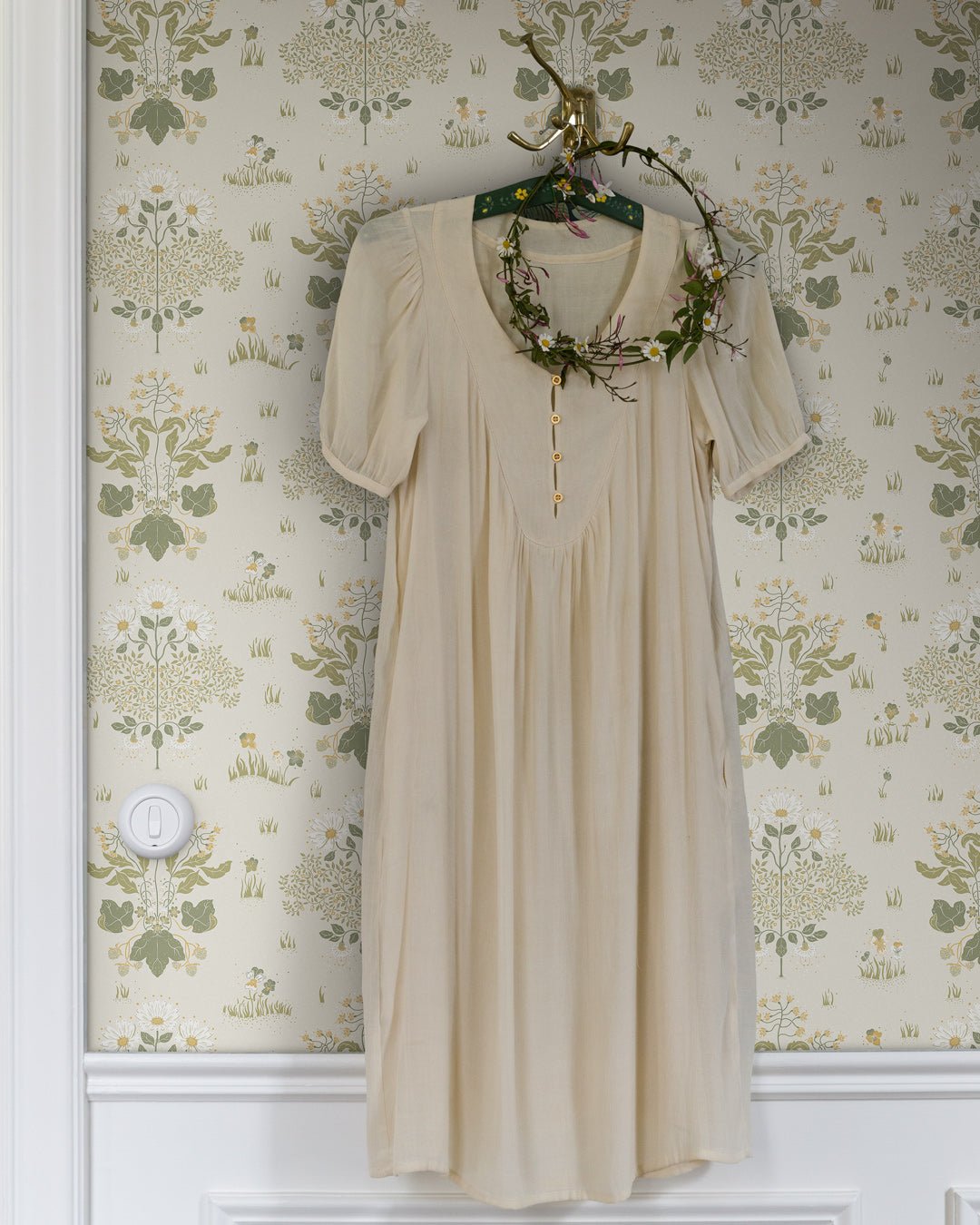 Edla Wallpaper - White Green - Midbec - 83133 - Premier Wallcovering