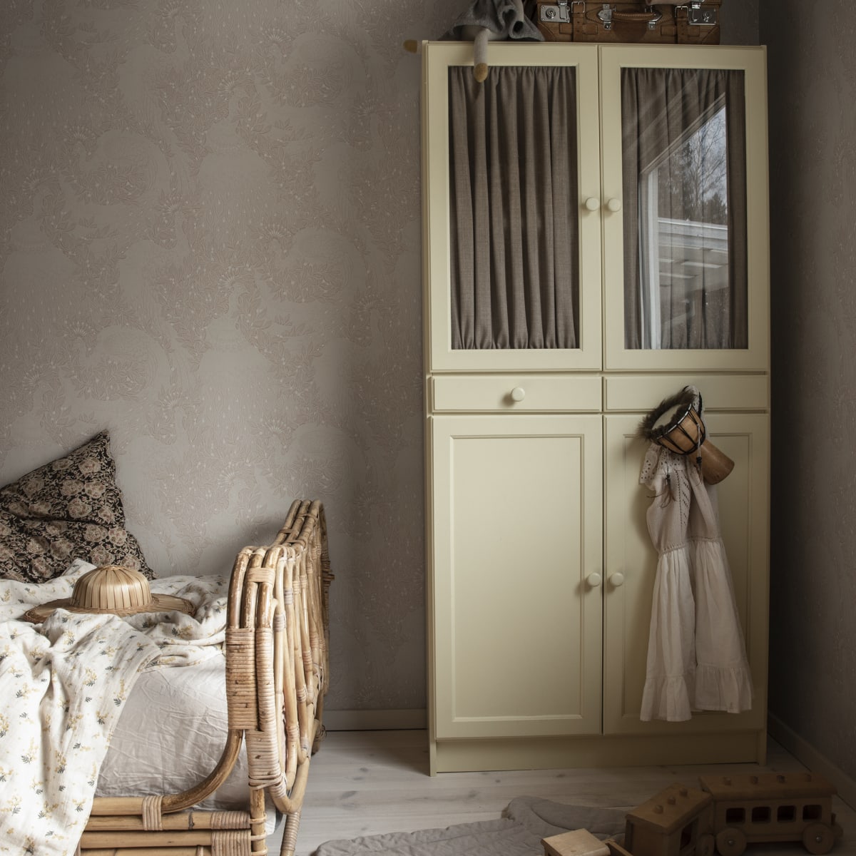 Evelina Wallpaper - Blush - Sandberg - S10128 - Premier Wallcovering