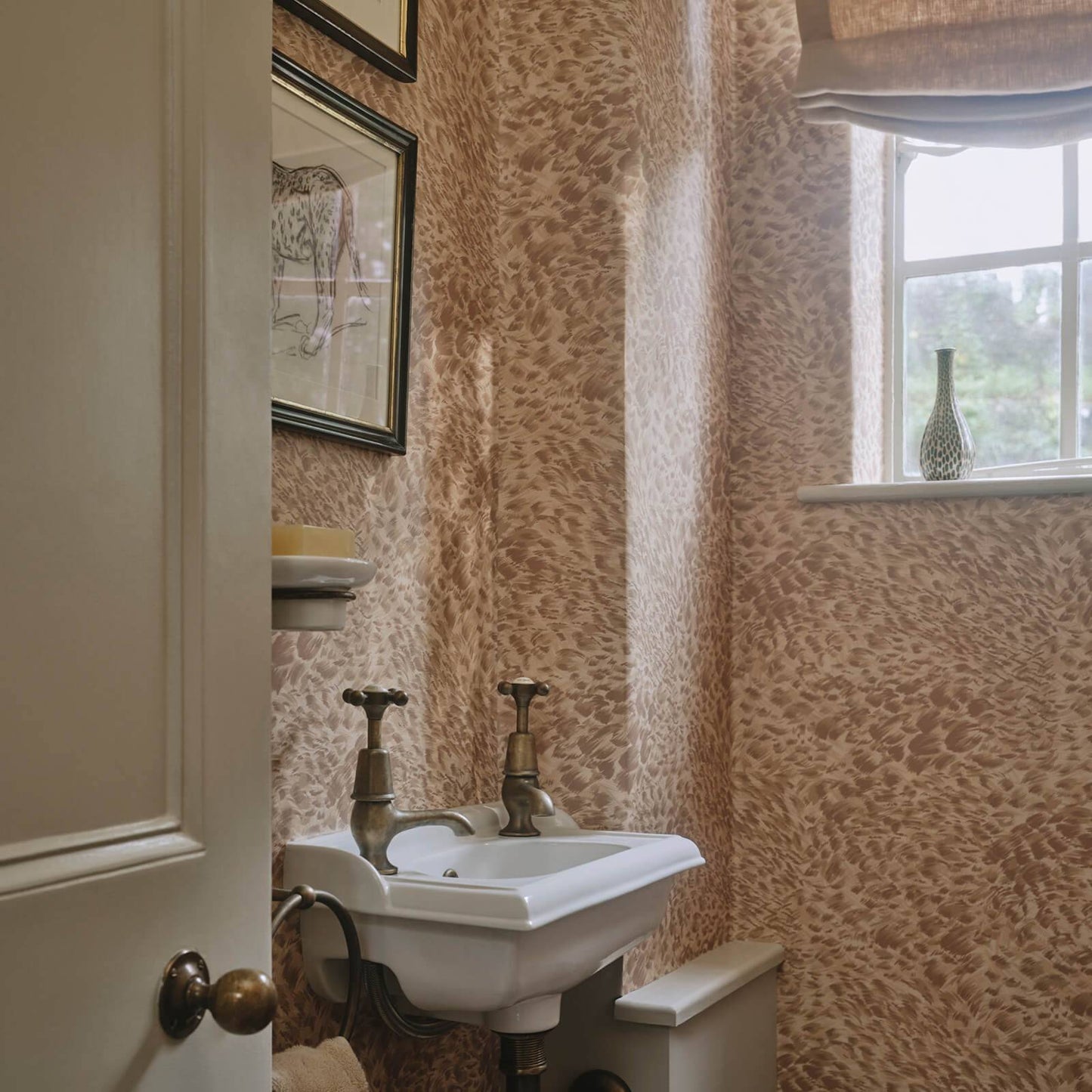 Ferus Wallpaper - Astrantia - House of Hackney - 1-WA-FRU-DI-ASA-XXX - Premier Wallcovering