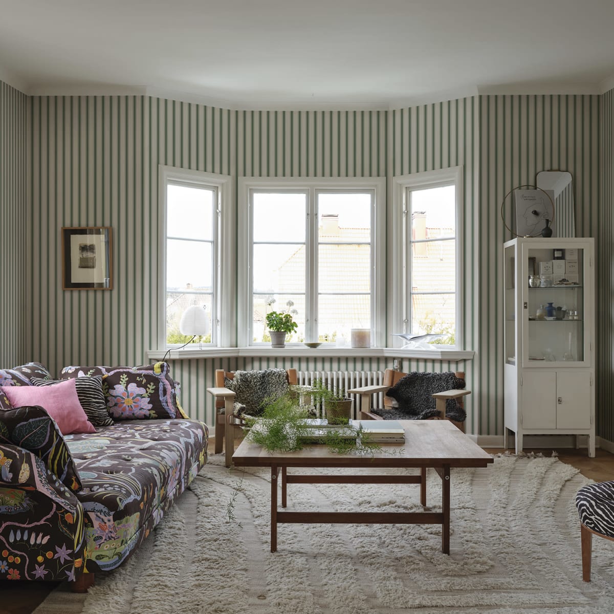 Gustav Wallpaper - Green - Sandberg - S10383 - Premier Wallcovering