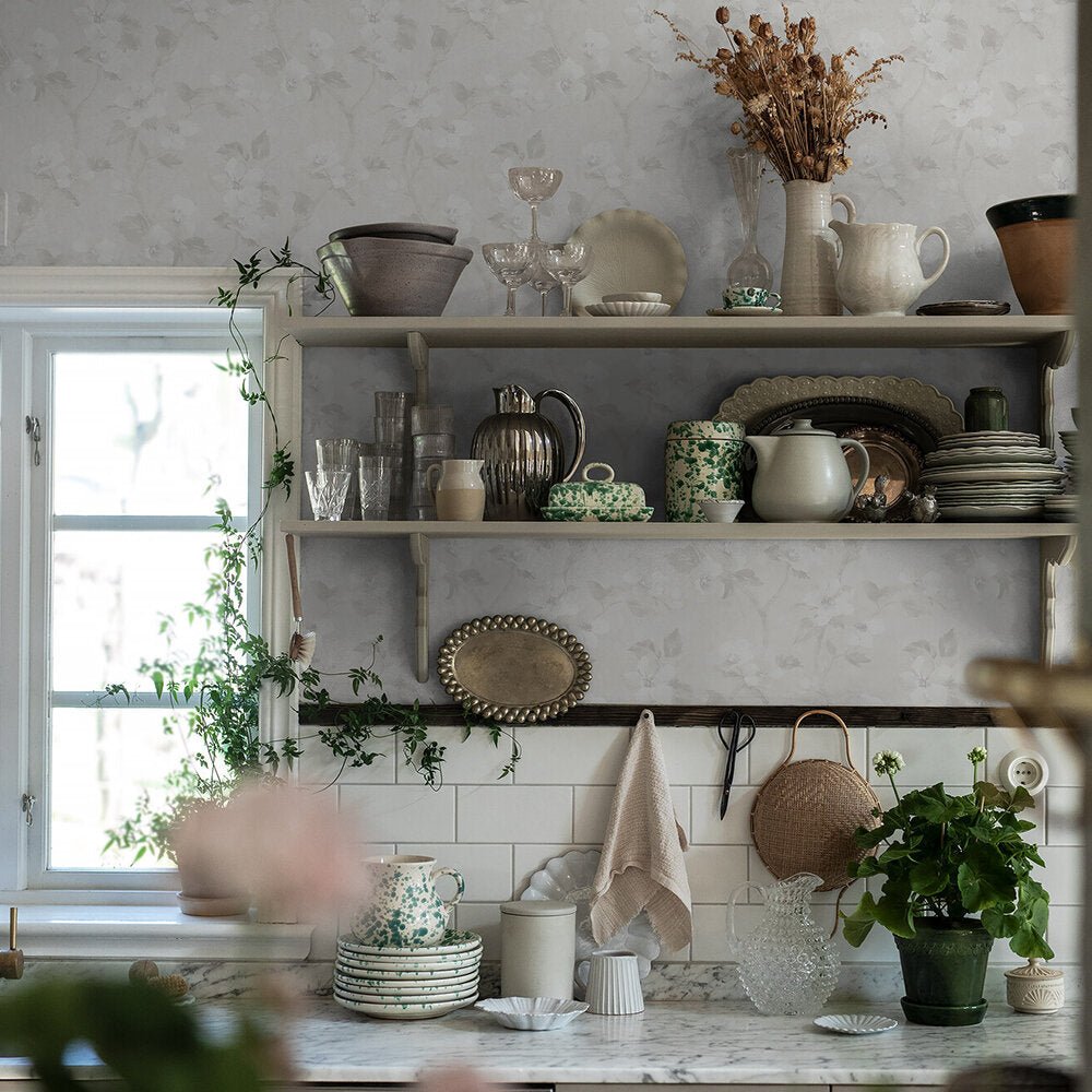 Helen´s Flower Wallpaper - Warm White - Boråstapeter - 3583 - Premier Wallcovering