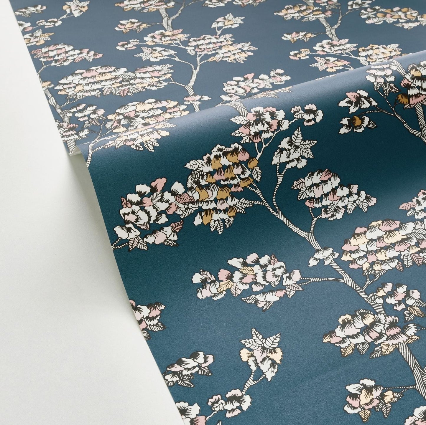 Jardin De Kyoto Wallpaper - Bleu Nuit - Caselio - 102996252 - Premier Wallcovering