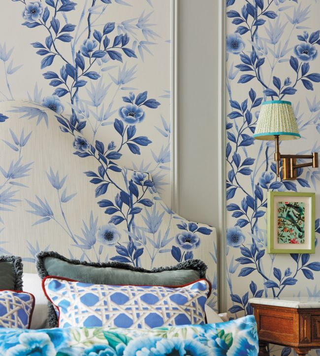 Lady Alford Wallpaper - Porcelain / China Blue - HDHW112898 - Harlequin - Premier Wallcovering