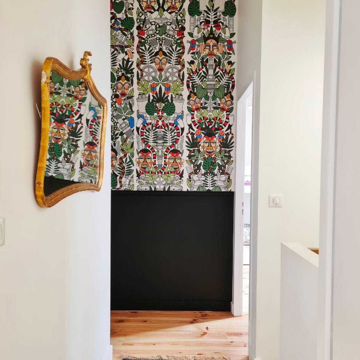 l’Afrique Wallpaper - Green - NLXL - JOB - 05 - Premier Wallcovering