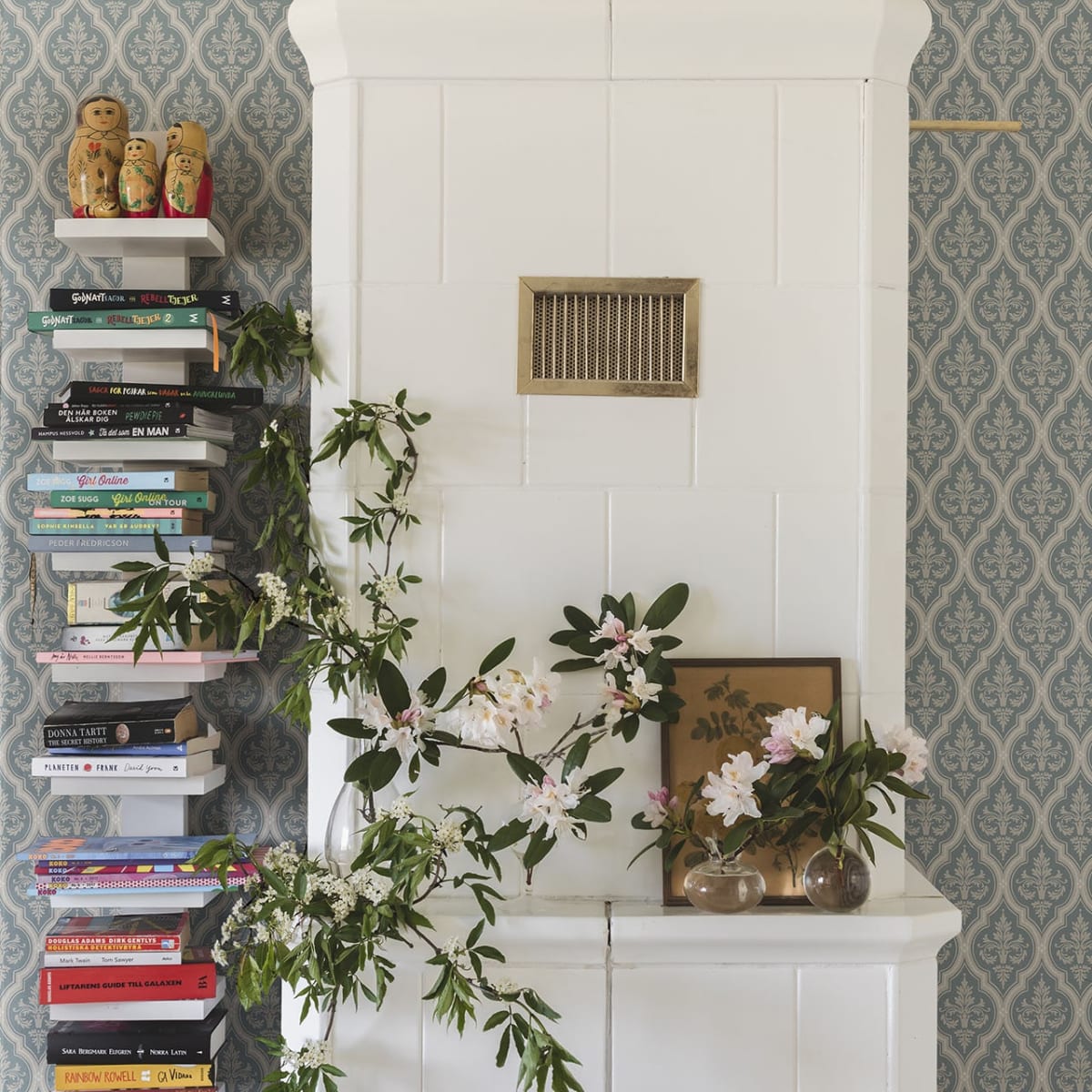 Lillie Wallpaper - Indigo Blue - Sandberg - 829-46 - Premier Wallcovering