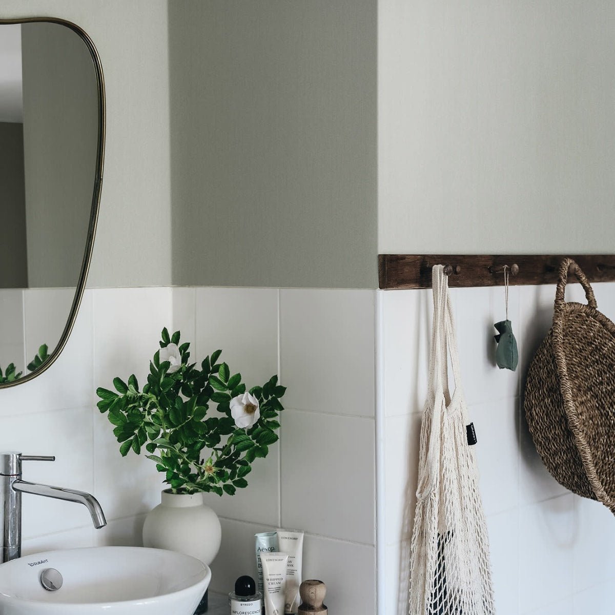 Linne Wallpaper - Garden Green - Sandberg - S10286 - Premier Wallcovering